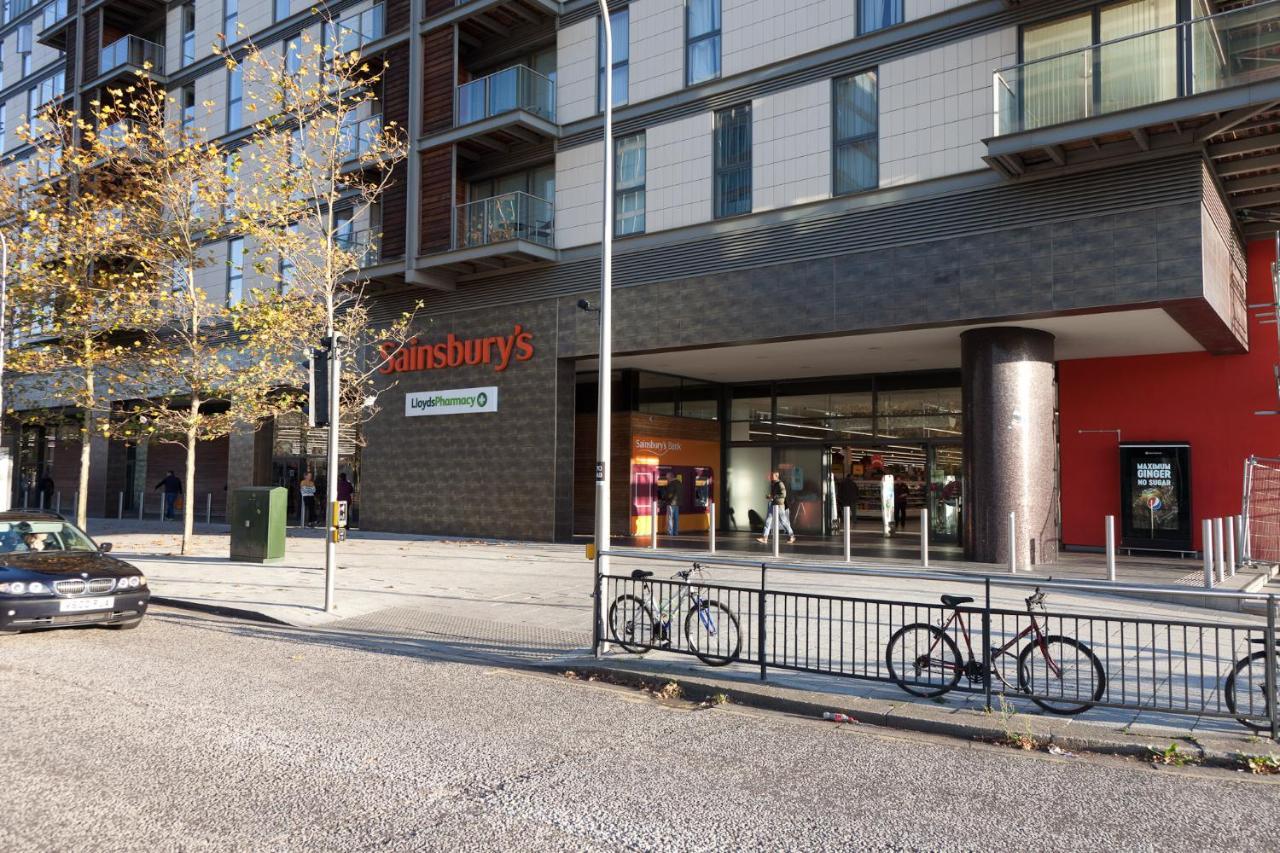 Apartment In Central Mk - Bed Choice Of 1 Super-King Or 2 Singles And Also 2 Sofa Beds - Free Parking And Smart Tv - Contractors, Relocation, Business Travellers Milton Keynes Exterior photo